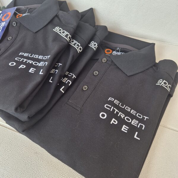 logo izšuvumi uz polo krekliem