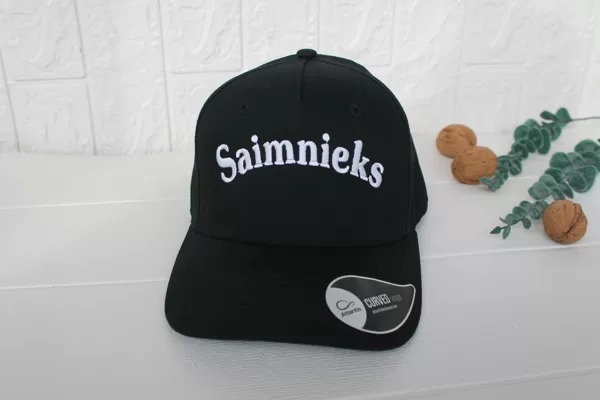 Saimnieks - izšuvumsuz cepures
