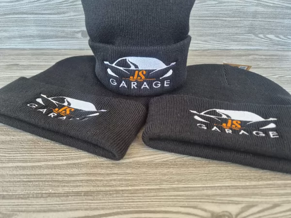 Logo izšūšana uz cepures